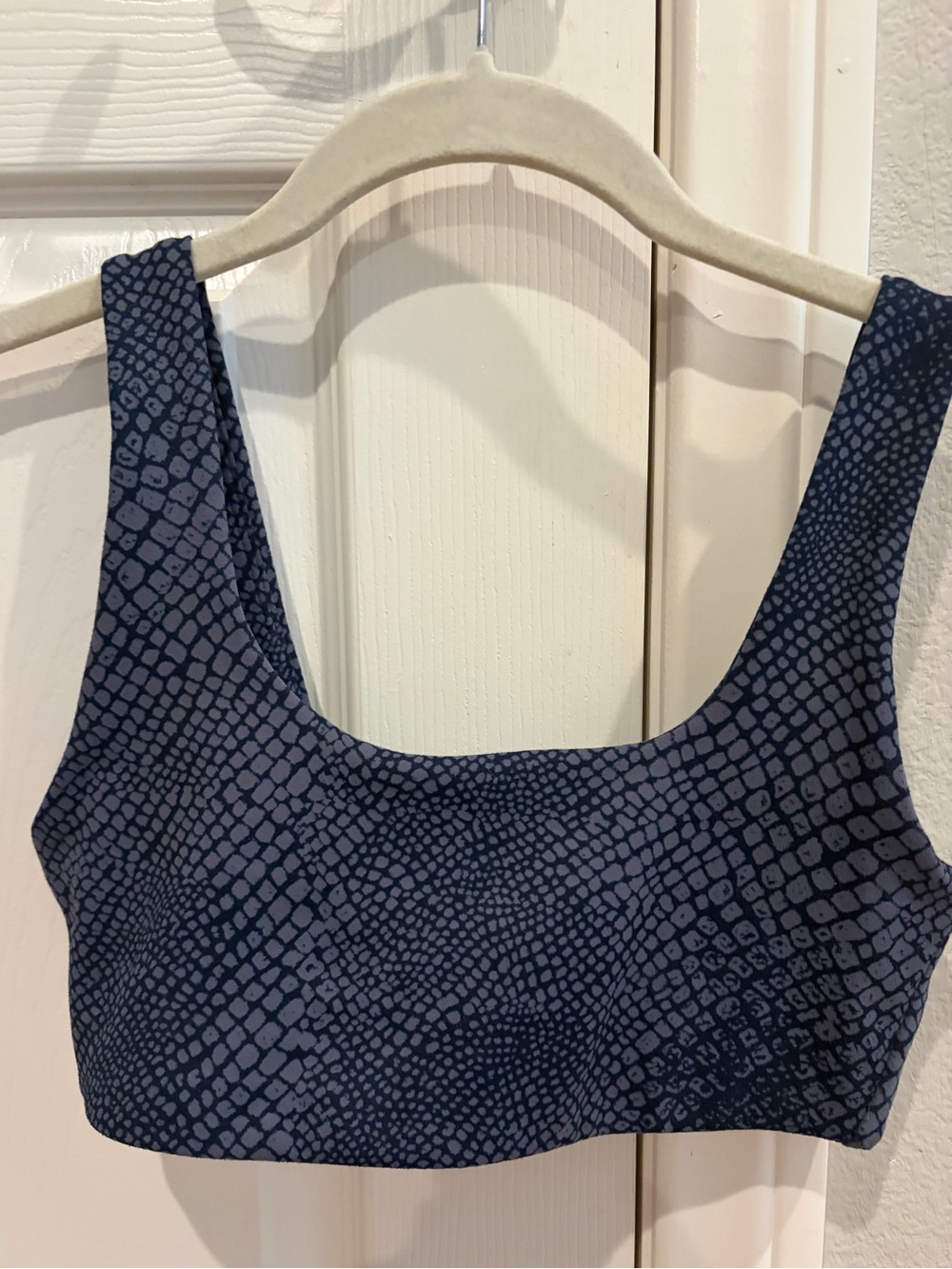 GAPFIT Studio Fit Sports Bra. Reptile print XS